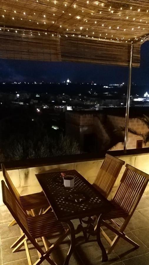 Luxury Apartment - Fort Chambray Ghajnsielem Bagian luar foto